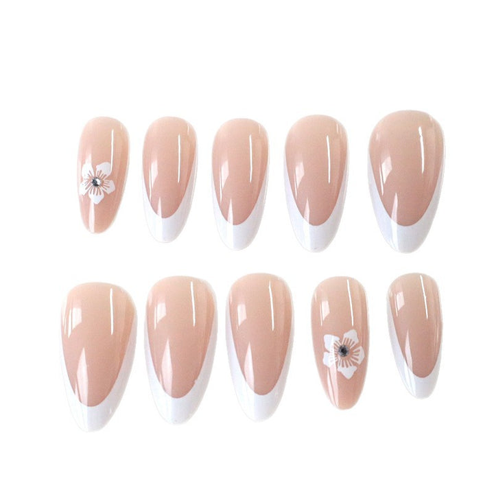 Elegante mandelförmige Nail Art Extensions Karnz