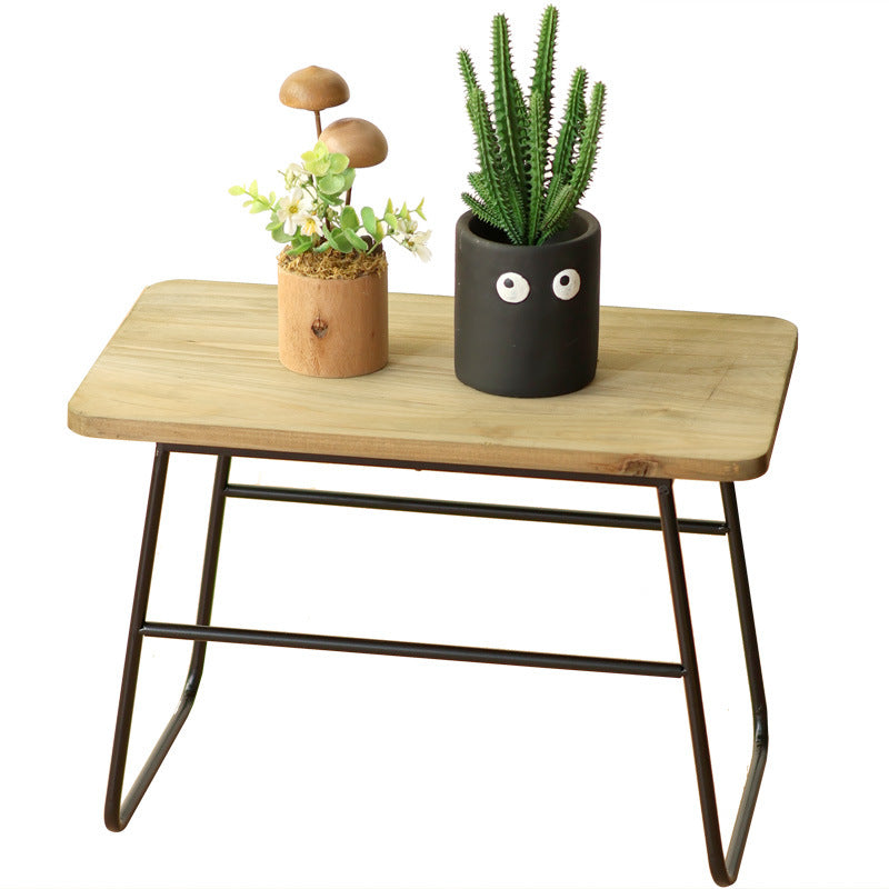Moderner Holz-Hocker mit Metallgestell Karnz