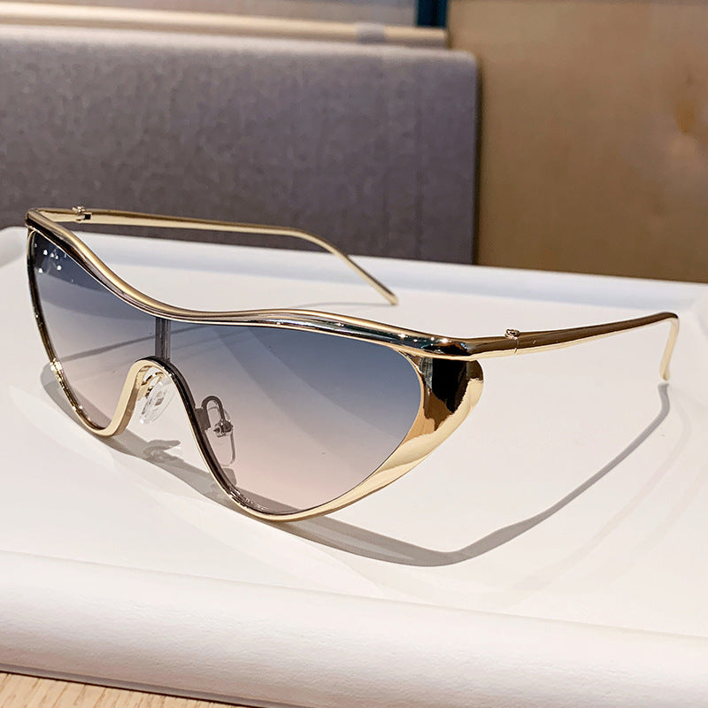 Damen futuristische Oversized-Sonnenbrille mit markantem Design Karnz