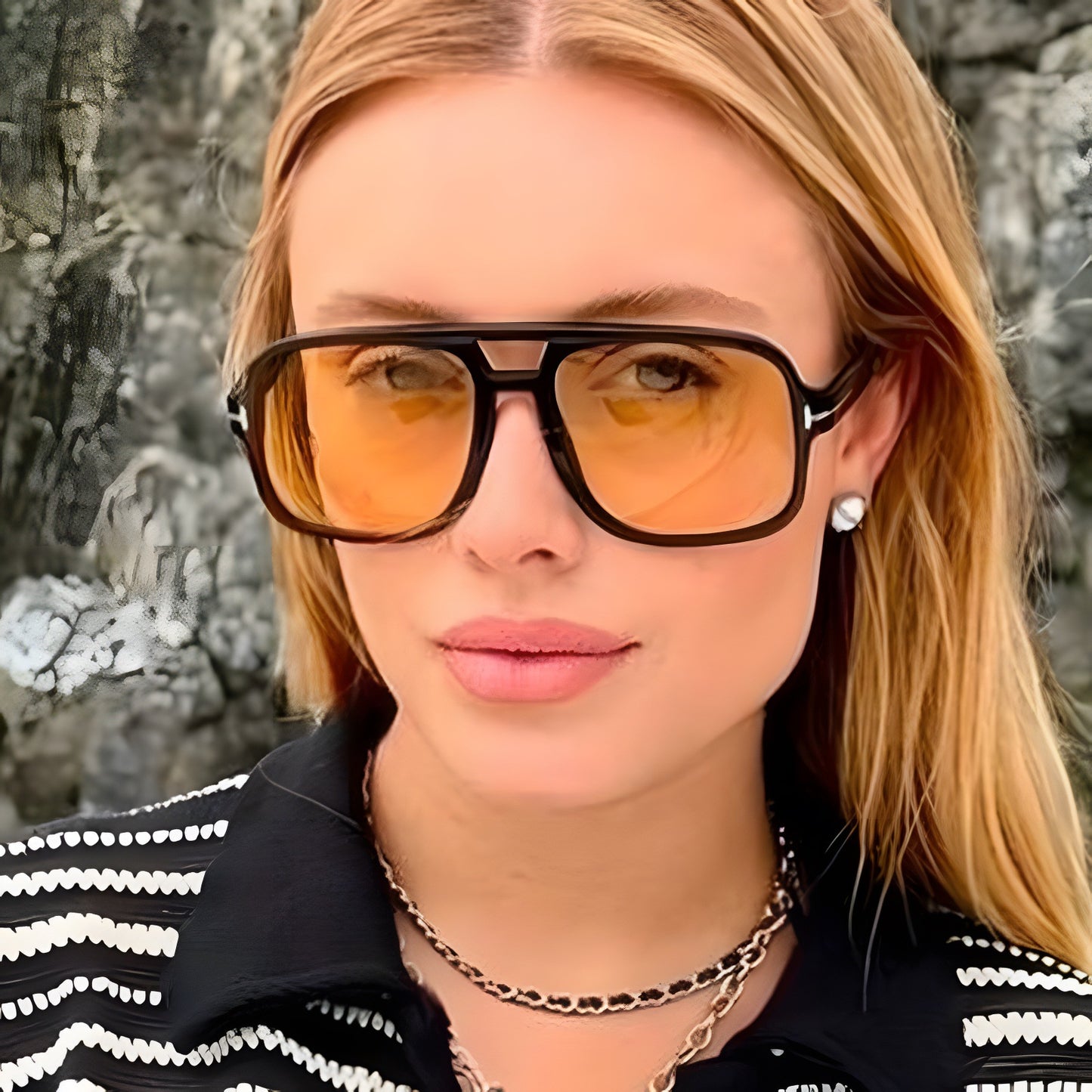 Damen quadratische Designerbrille mit filigranem Rahmen und modernem Kunststoffmaterial Karnz