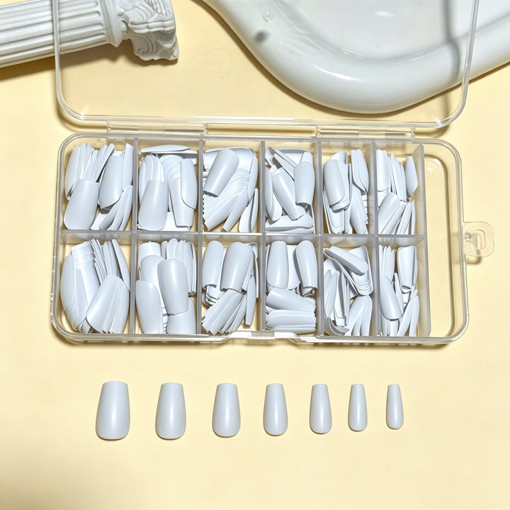Premium Weiße Press-On Nagelspitzen Karnz