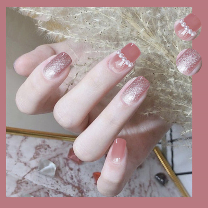 Elegante Perlen- und Glitzer-Press-On-Nagelkunst