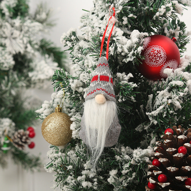 Niedliche Weihnachtsbaumdekoration im Gnom-Design Karnz