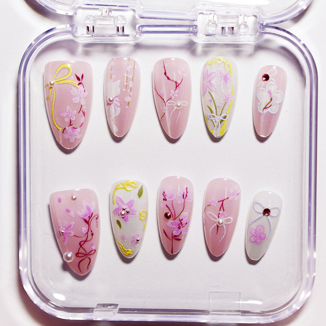 Blumenmuster Gel-Nagelkunst Karnz