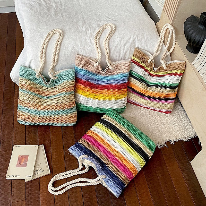 Lässige handgewebte Strohtasche