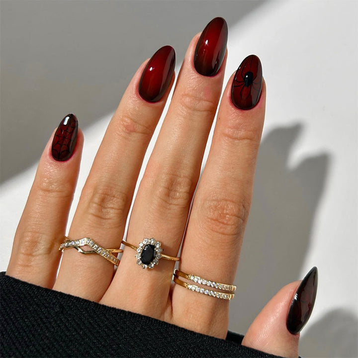 Kunstnagelset mit elegantem länglichen Design Karnz