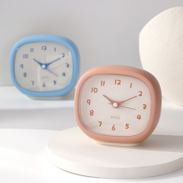 Tischuhr Im Modernen Retro-Design Karnz