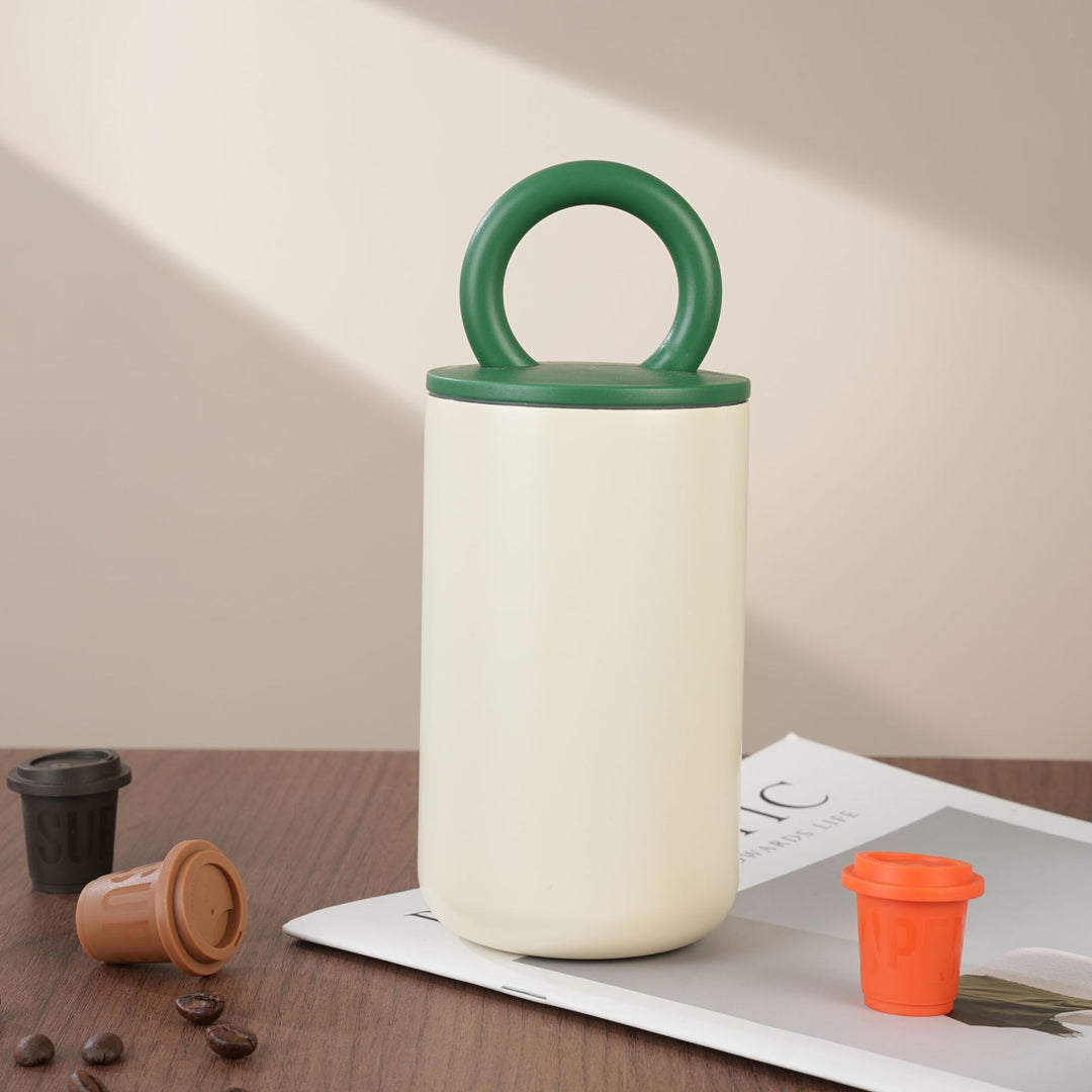 Stilvolle isolierte Wasserflasche Karnz