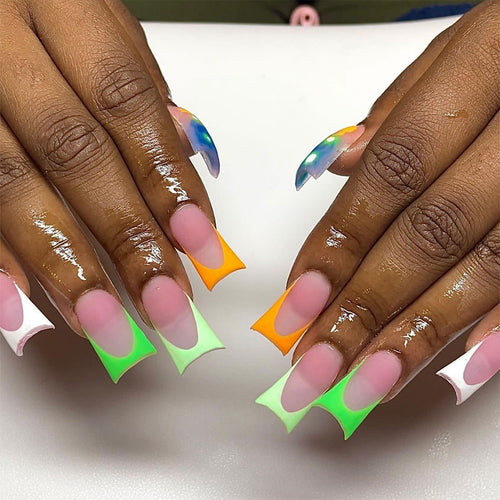 Künstlerisches Press-On-Nagelset mit einzigartigen bunten Tips Karnz