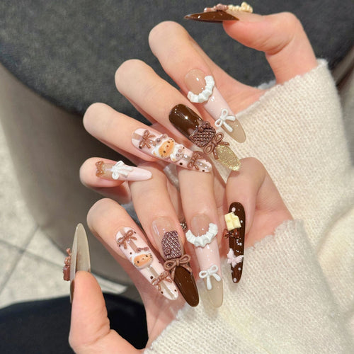 Dekorative Nagelkunst Press-On Nägel mit skurrilen Leckereien