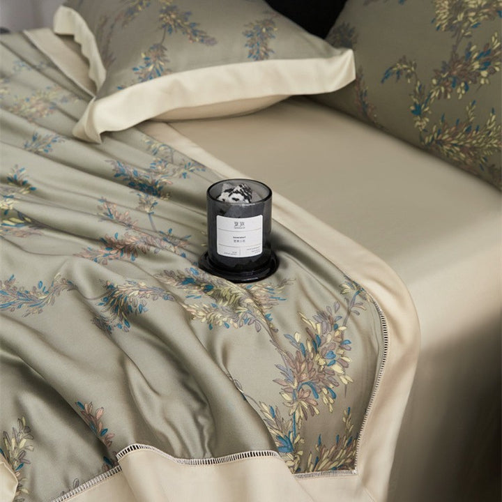 Luxuriöse Satin-Bettüberwurf-Garnitur mit floraler Jacquard-Stickerei Karnz