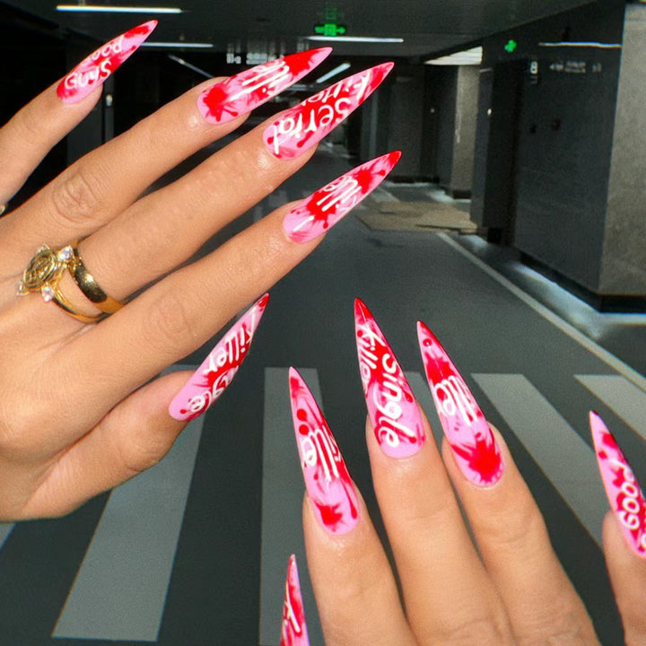 Trendige Stiletto Nagelkunst Extensions