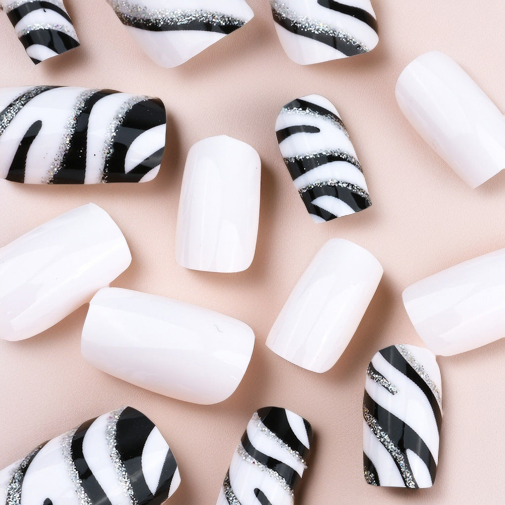 Zebra Gestreifte Nagel Kunst Extensions Karnz