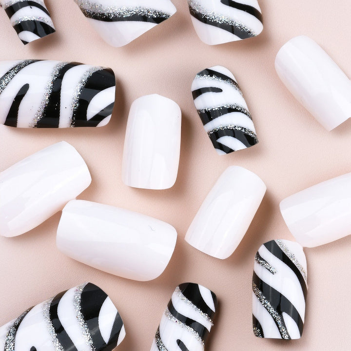 Zebra Gestreifte Nagel Kunst Extensions Karnz