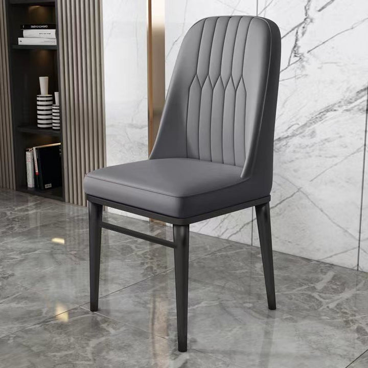 Designstuhl mit ergonomischer Polsterung Karnz