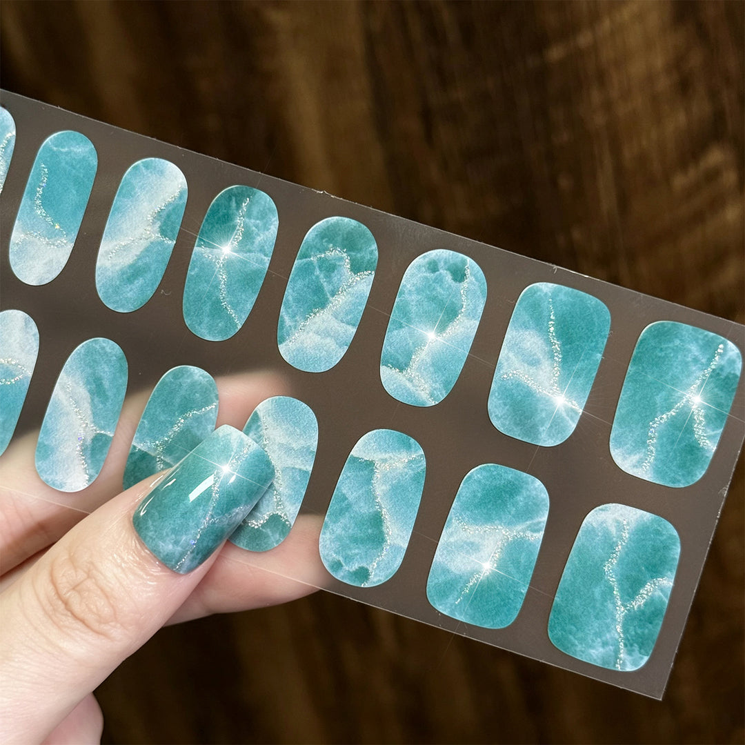 Künstlerische Aquarell-Nagelwickel