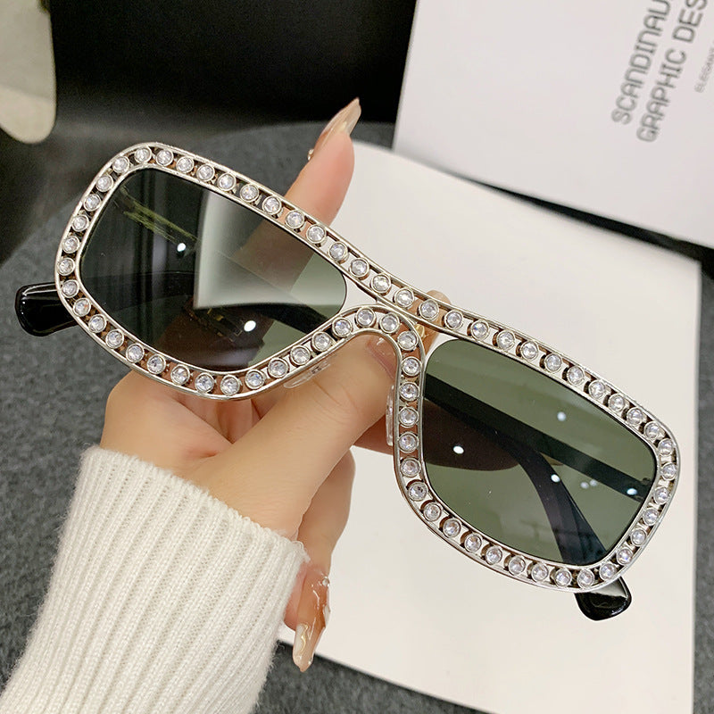 Damen extravagante Cat-Eye Sonnenbrille mit goldenen Akzenten Karnz