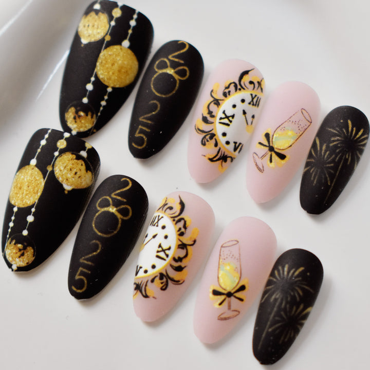Festliche Neujahrs thematische Press-On Nail Art Karnz