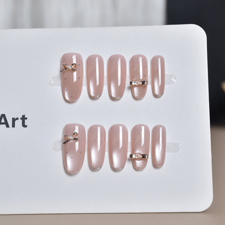Elegantes Press-On Nagelkunst-Set mit dekorativen Akzenten Karnz
