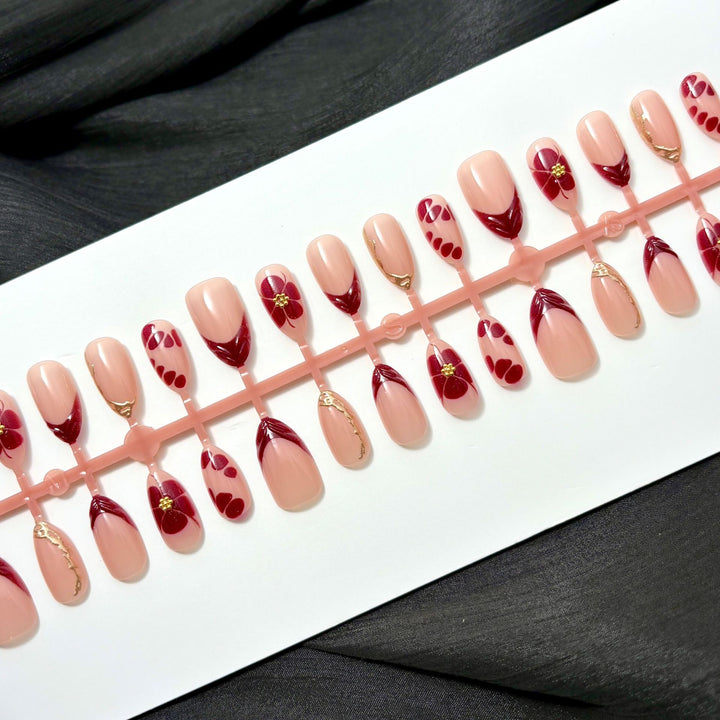 Luxuriöses Floral Press-On Nail Art Set