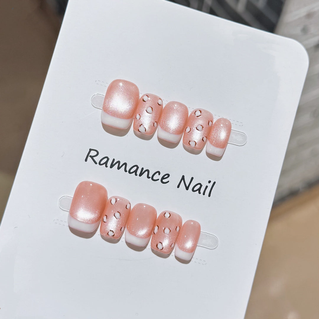 Elegantes Press-On Nagelkunst Set Karnz