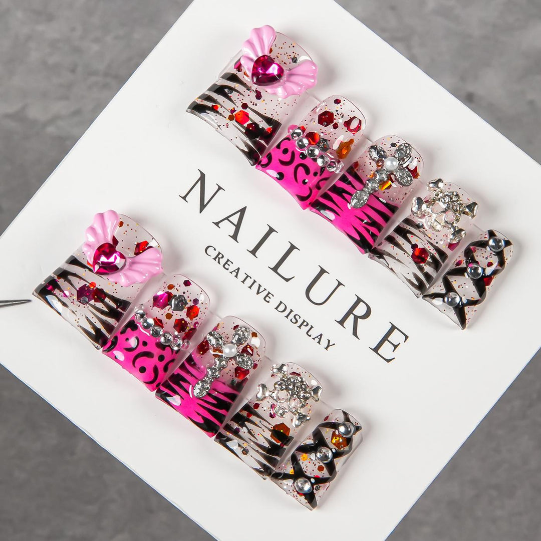 Künstlerisches Press-On-Nageldesign-Set