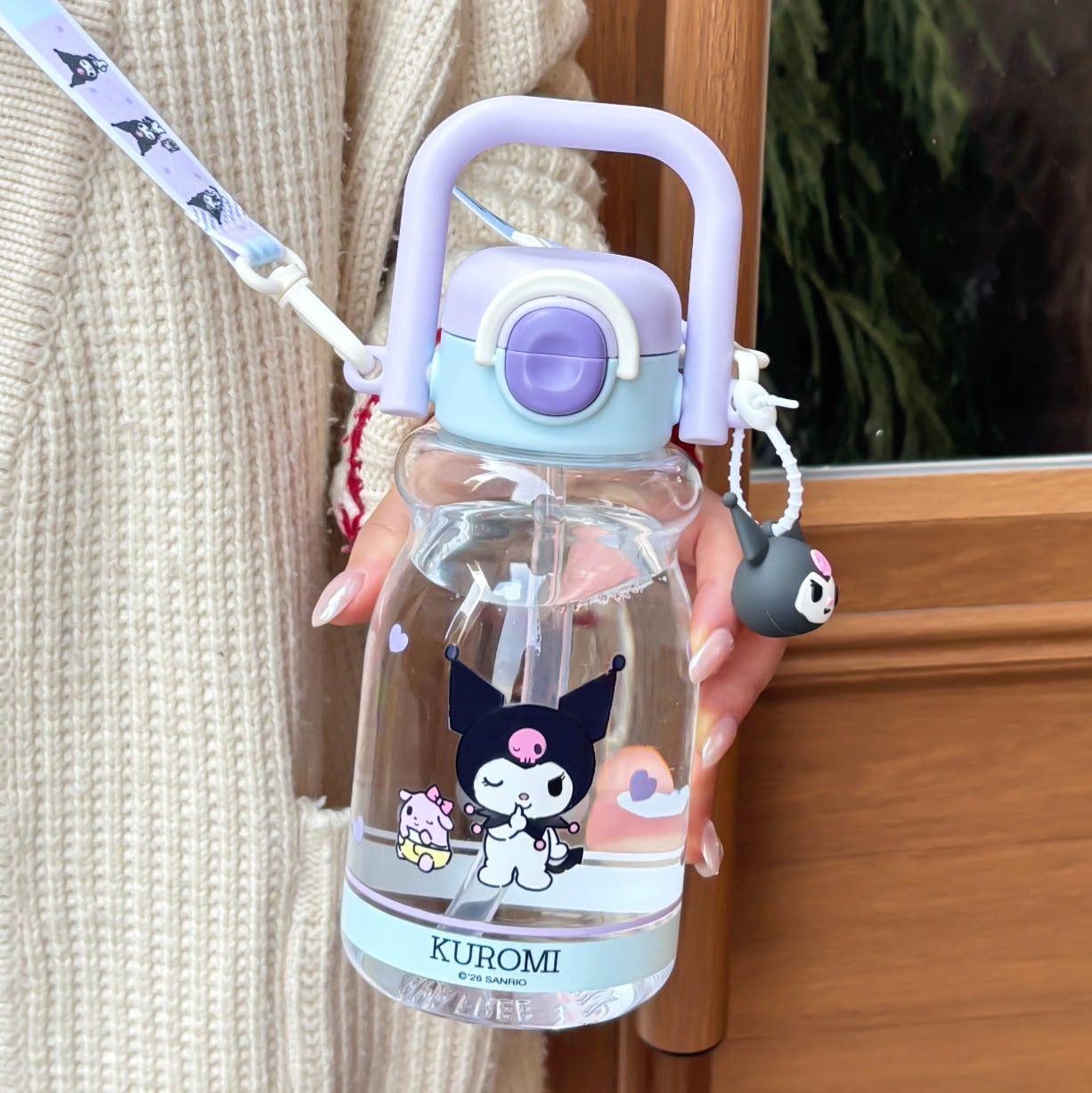 Damen Trinkflasche mit hochwertigem Silikon-Tragegriff und verspieltem Charakterdesign Karnz