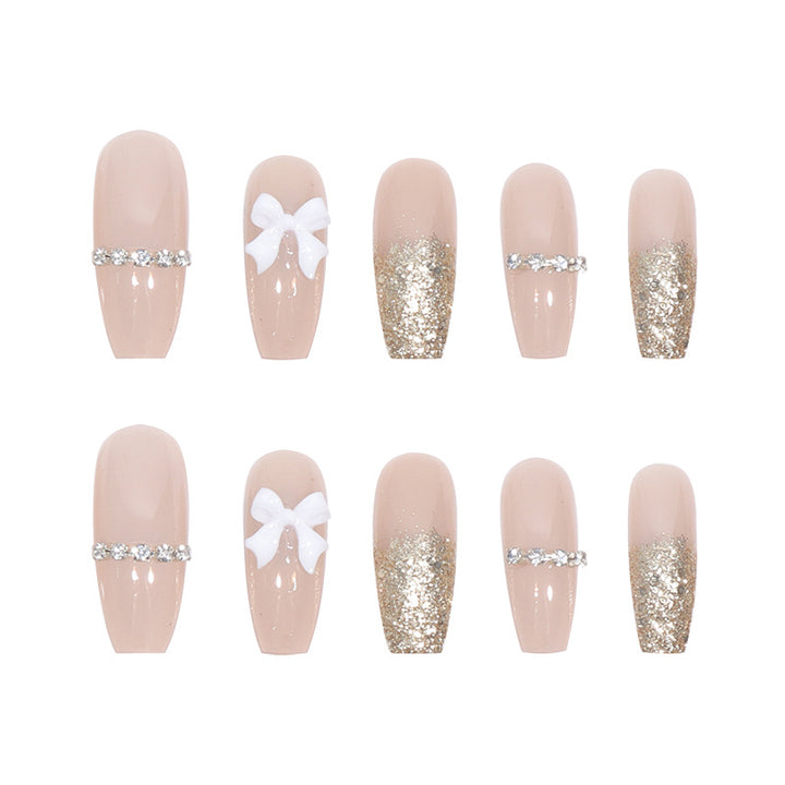 Elegante dekorative Press-On-Nagelkunst Karnz