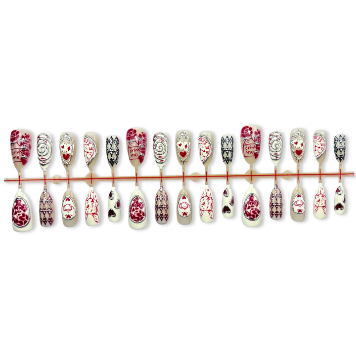 Künstlerisches fantasievolles Press-On-Nagelset