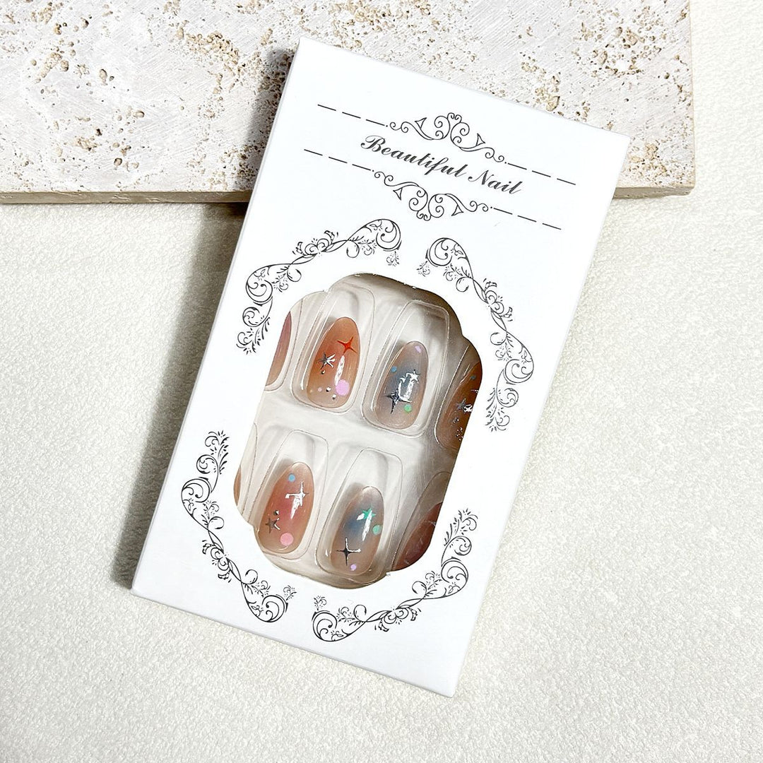 Dekoratives Press-On Nagelkunst Set Karnz