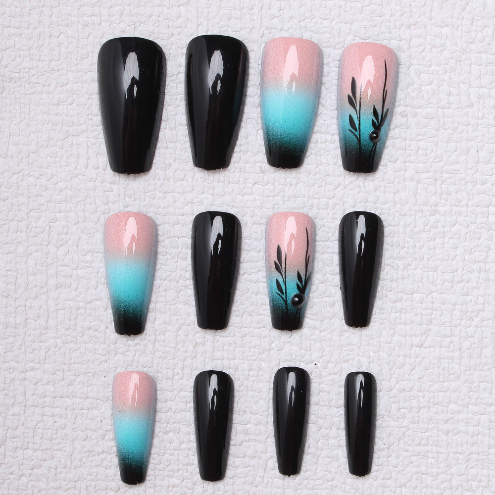 Ombre Press-On-Nagelkunst mit floralem Design Karnz
