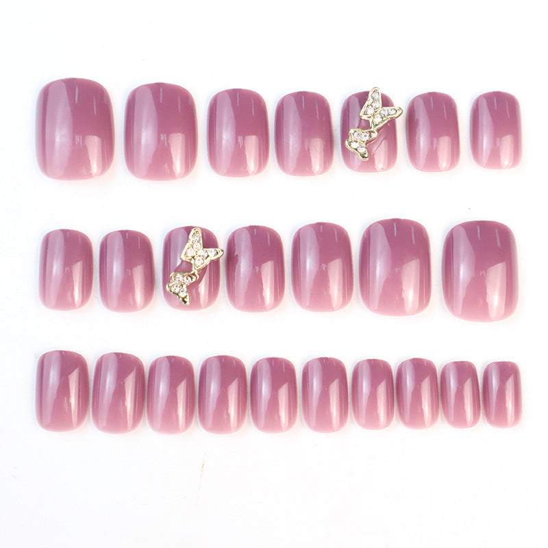 Elegante Druck-Nagelset mit Schmetterlingsakzent