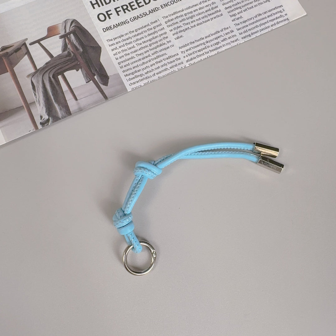 Stylischer Leder-Schlüsselanhänger Halter Karnz