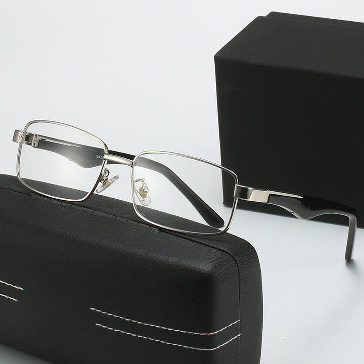 Damen Korrektionsbrille mit elegantem goldfarbenem Rahmen und stylischem Design Karnz