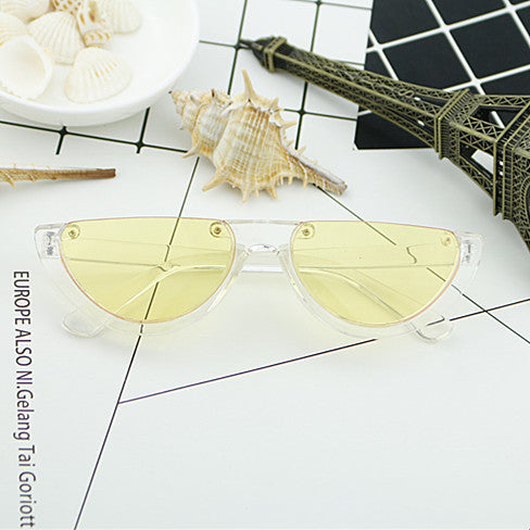 Damen Cat-Eye Brille mit markantem Rahmen und verspiegelten Gläsern Karnz