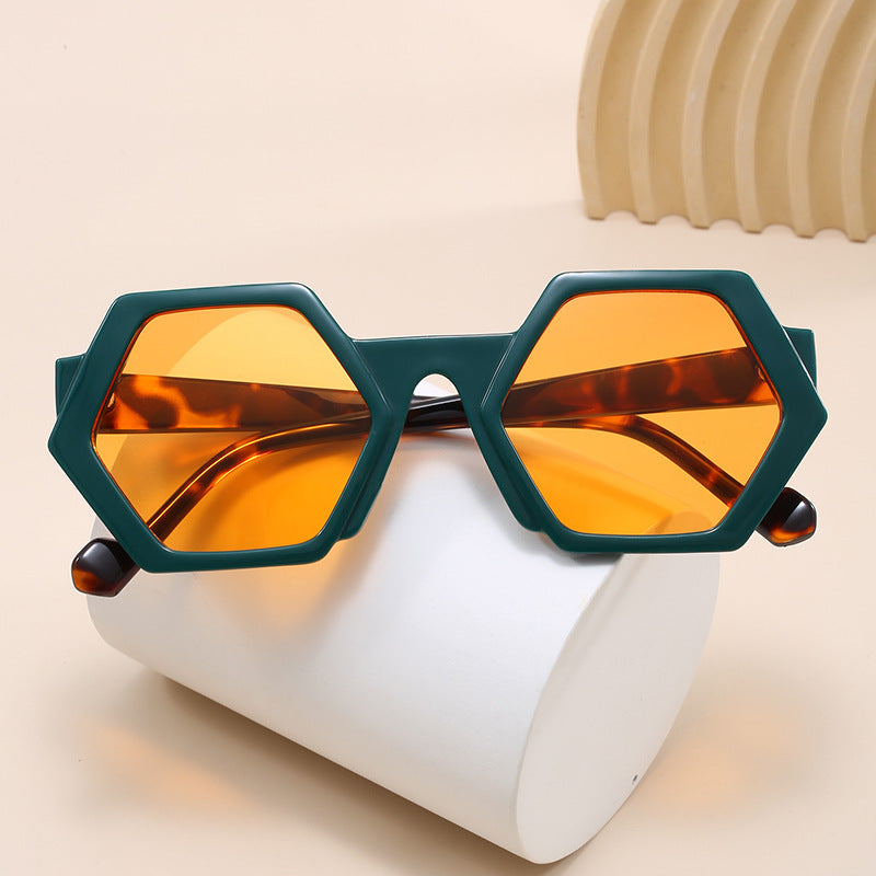 Damen hexagonale Katzenaugen-Sonnenbrille mit urbanem Leopardenmuster Karnz