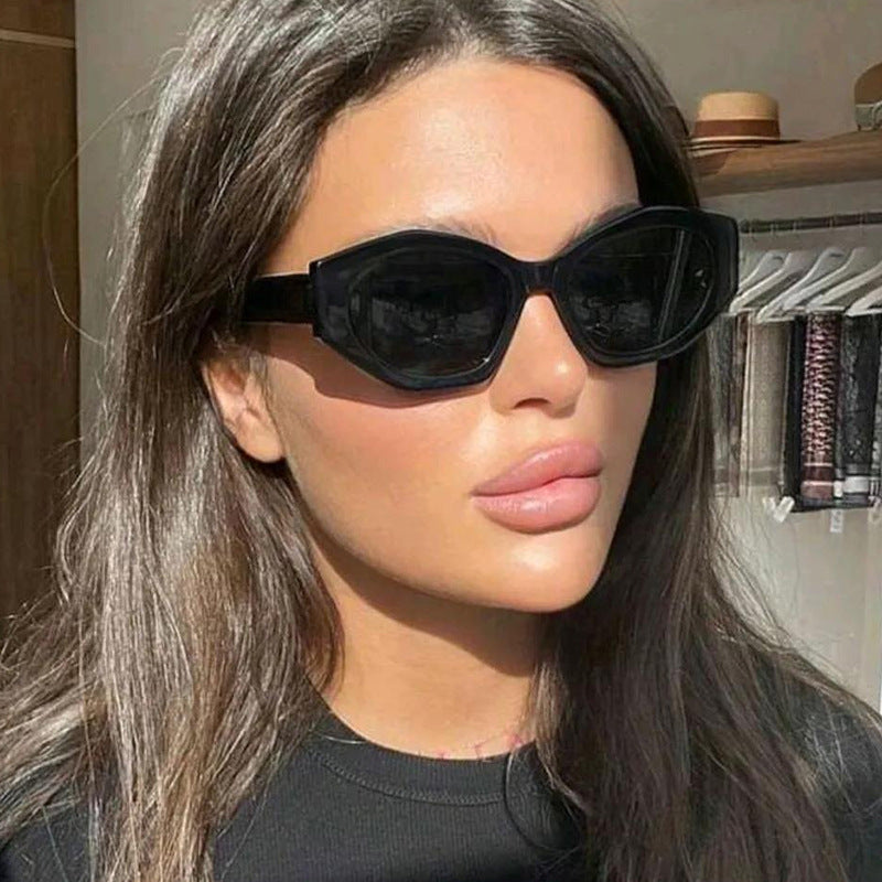 Damen geometrische Sonnenbrille mit trendigem, transparentem Rahmen Karnz