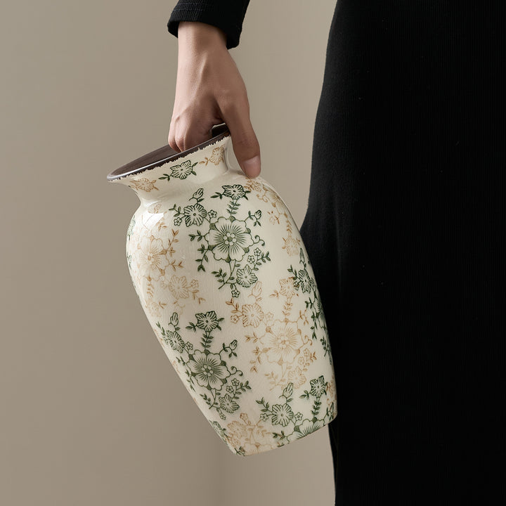 Dekorative Porzellanvase mit floralem Design Karnz
