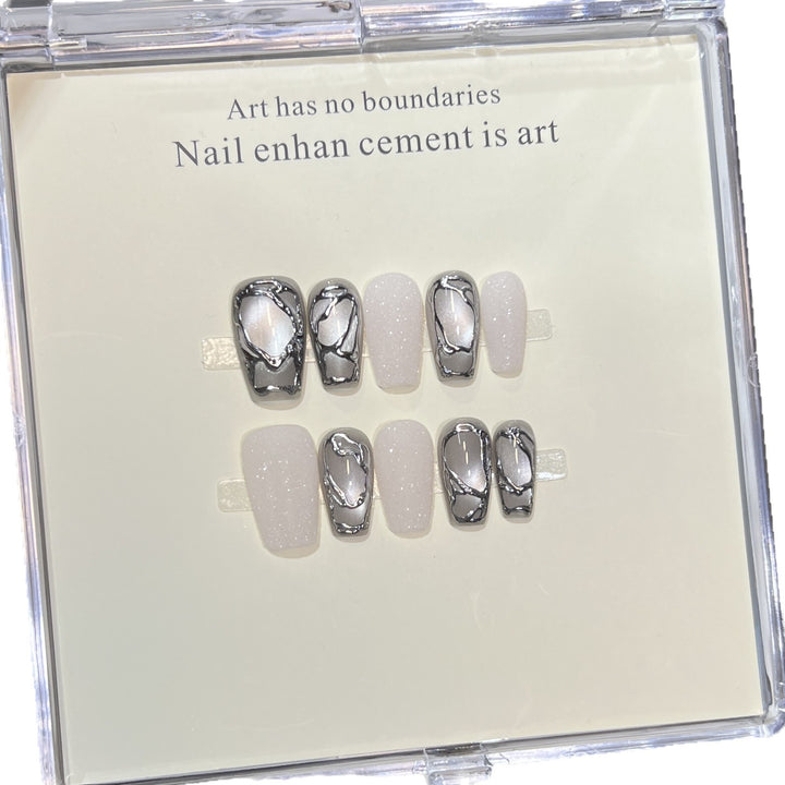 Elegantes Acryl Press-On Nagelkunstset mit metallischen Designelementen Karnz