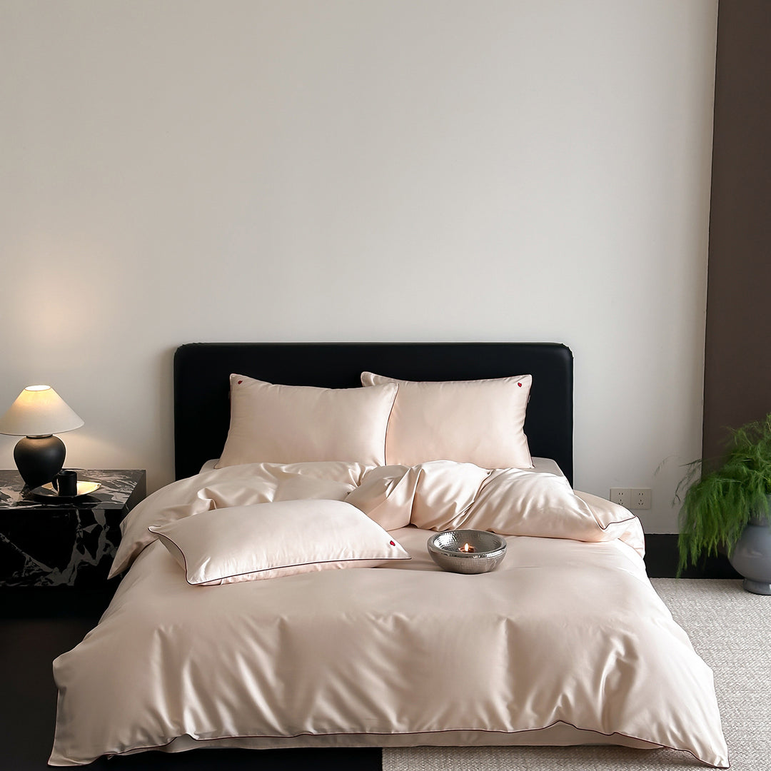 Luxus Satin Bettbezug Set mit kontrastierenden gepipten Kissenbezügen