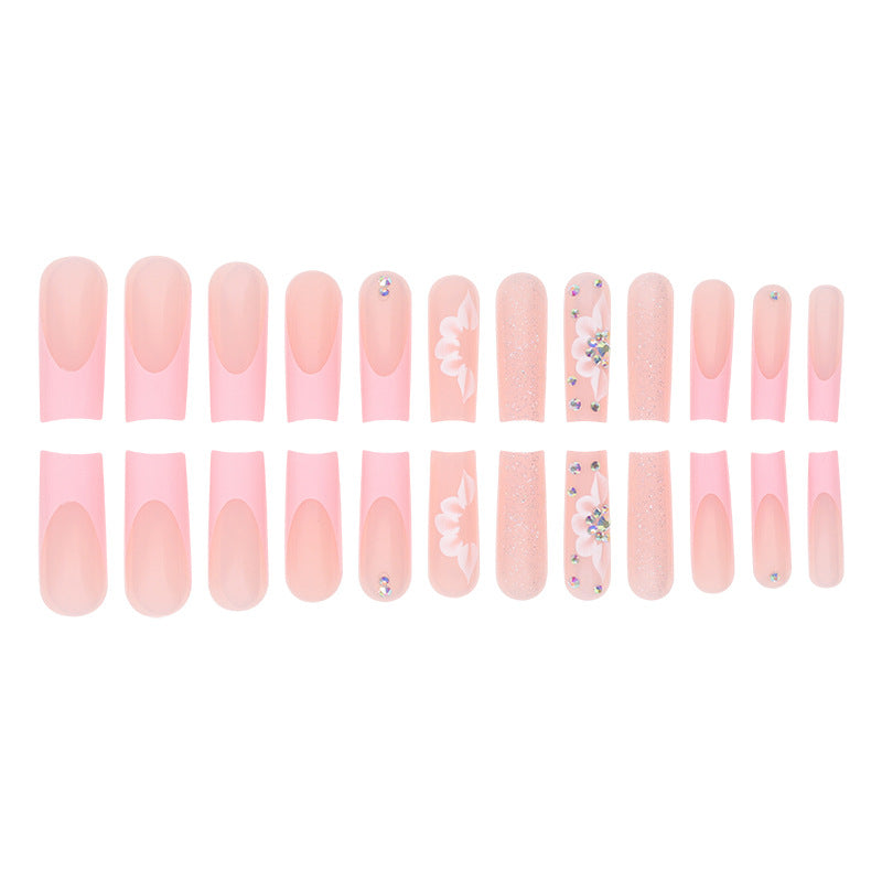 Glamouröses Floral Press-On Nagelset Karnz
