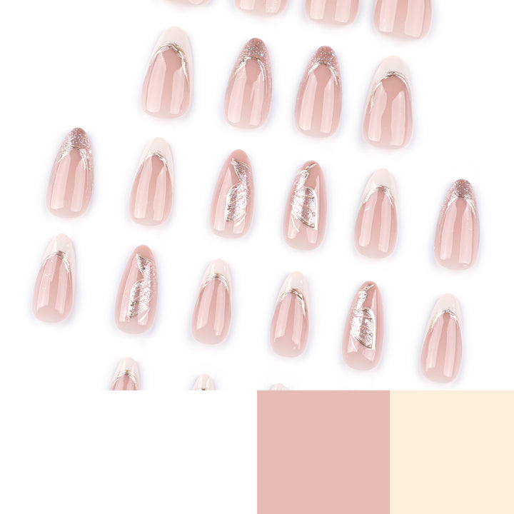 Elegante Stiletto-Nägel mit Glitzer- und Spitzenverzierungen Karnz