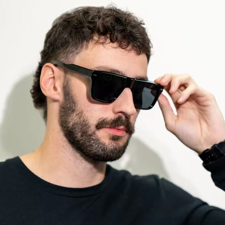Damen Modische Sonnenbrille im zeitgemäßen Quadratdesign Karnz