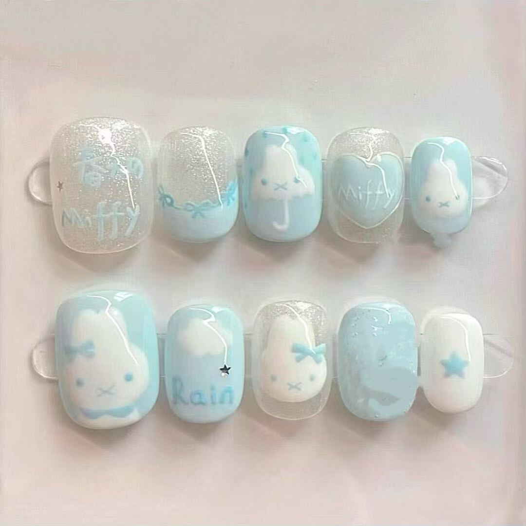 Künstlerische Nagelkunst Karnz
