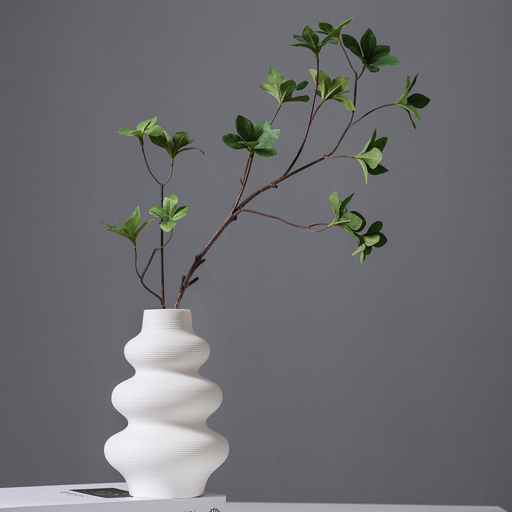 Moderner minimalistischer gerippter Keramikvase