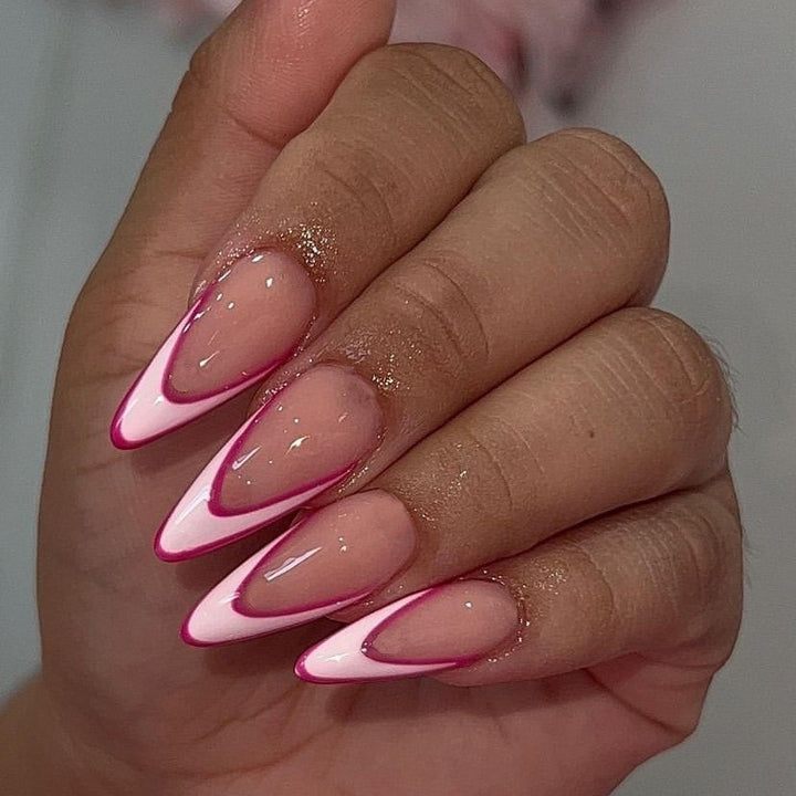 Elegante Stiletto French Tip Press-On Nägel Karnz