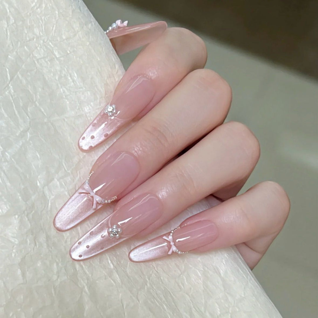 Glamouröse Sternenförmige Press-On Nagelkunst