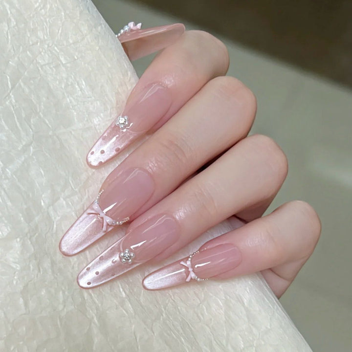 Glamouröse Sternenförmige Press-On Nagelkunst