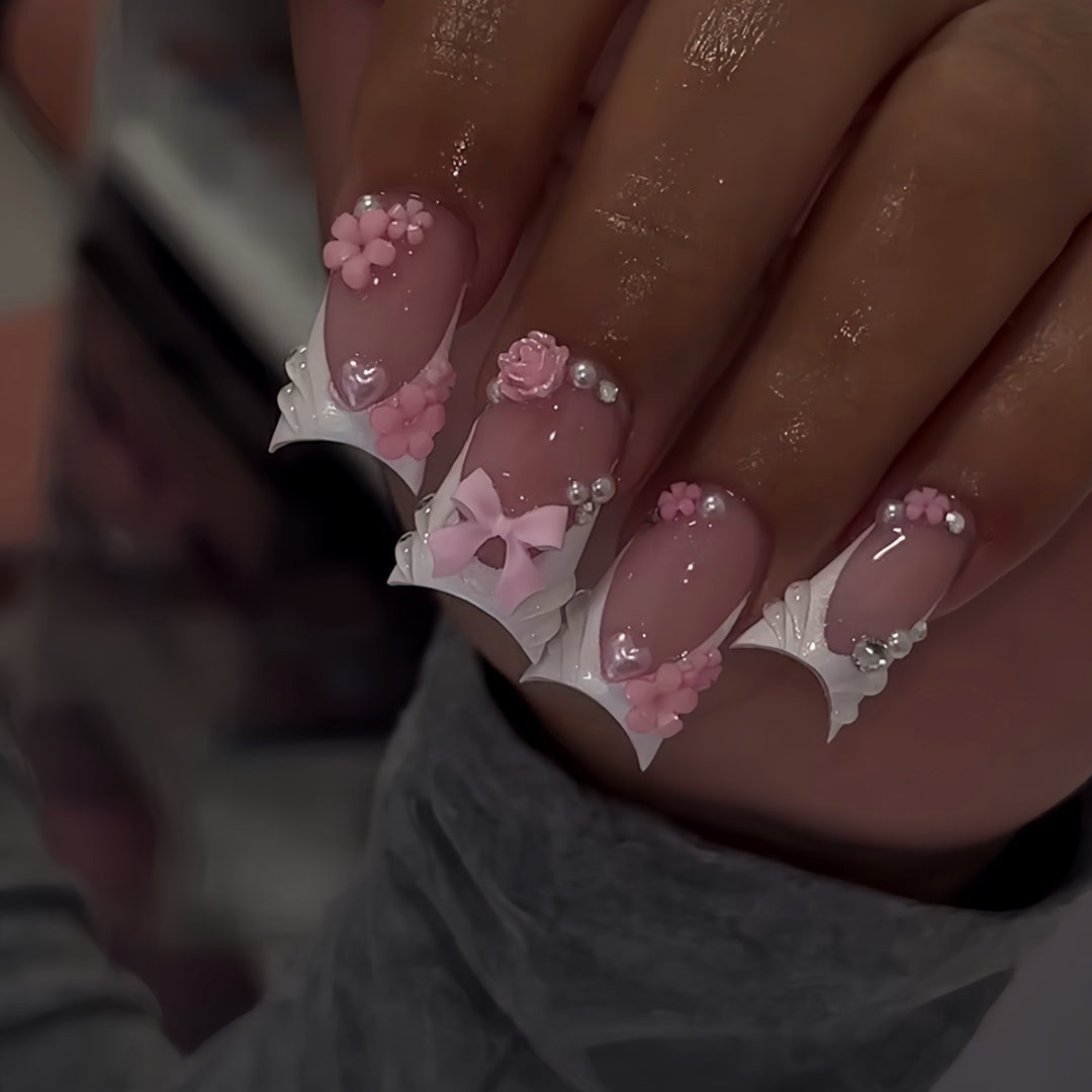 Dekorative florale Acryl-Nagelkunst Karnz