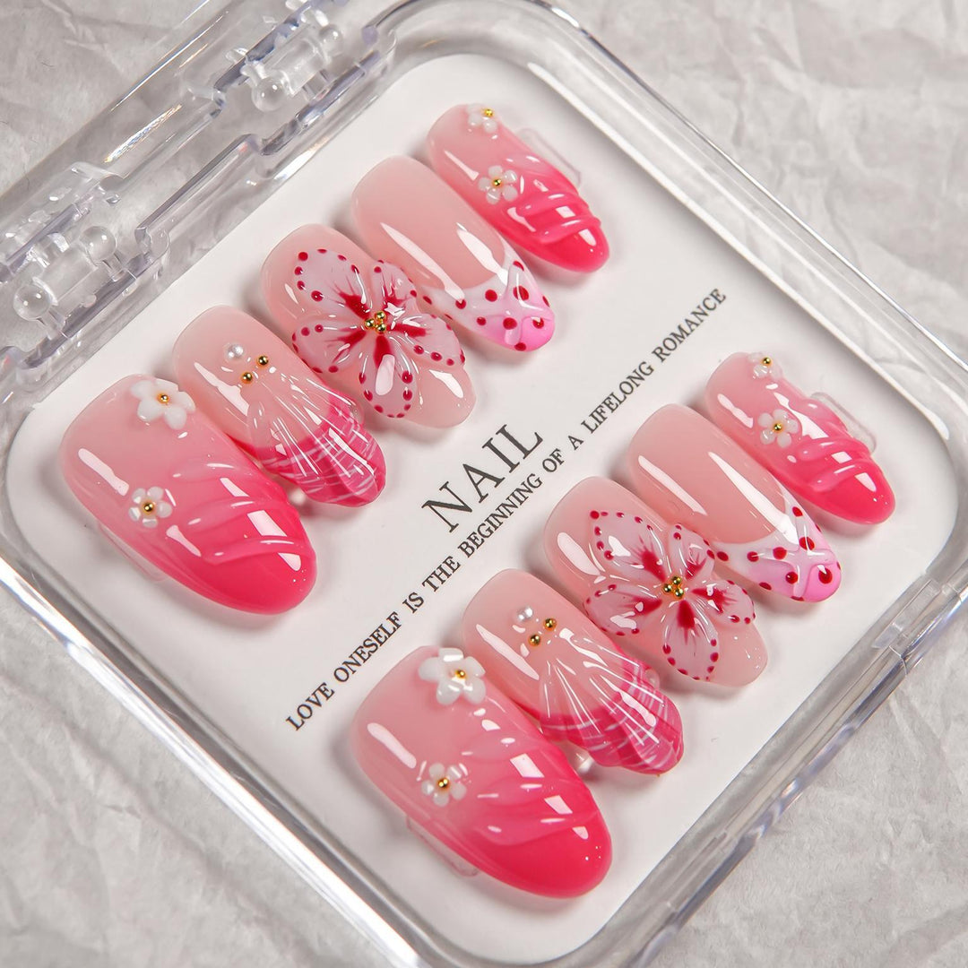 Dekoratives Press-on-Nagelset mit Floral-Designs